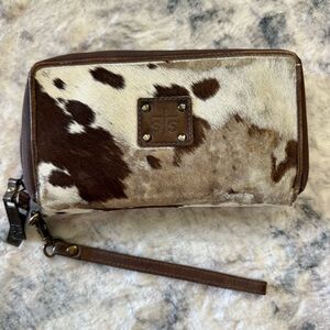 STS Ranchwear Western Cowhide Leather Clutch Wallet